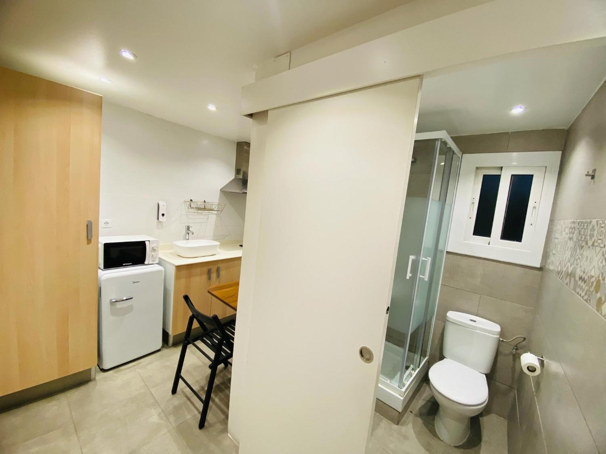 Apartamentos Con Bano Privado Frente Al Metro L5 Barcelona-Hospitalet L'Hospitalet de Llobregat Kültér fotó