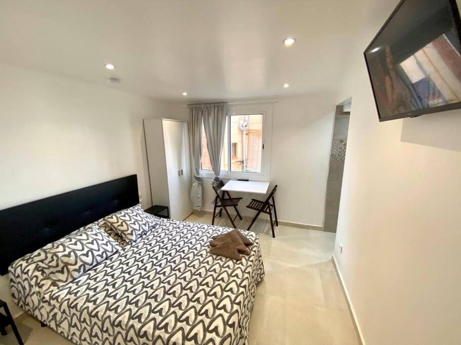 Apartamentos Con Bano Privado Frente Al Metro L5 Barcelona-Hospitalet L'Hospitalet de Llobregat Kültér fotó