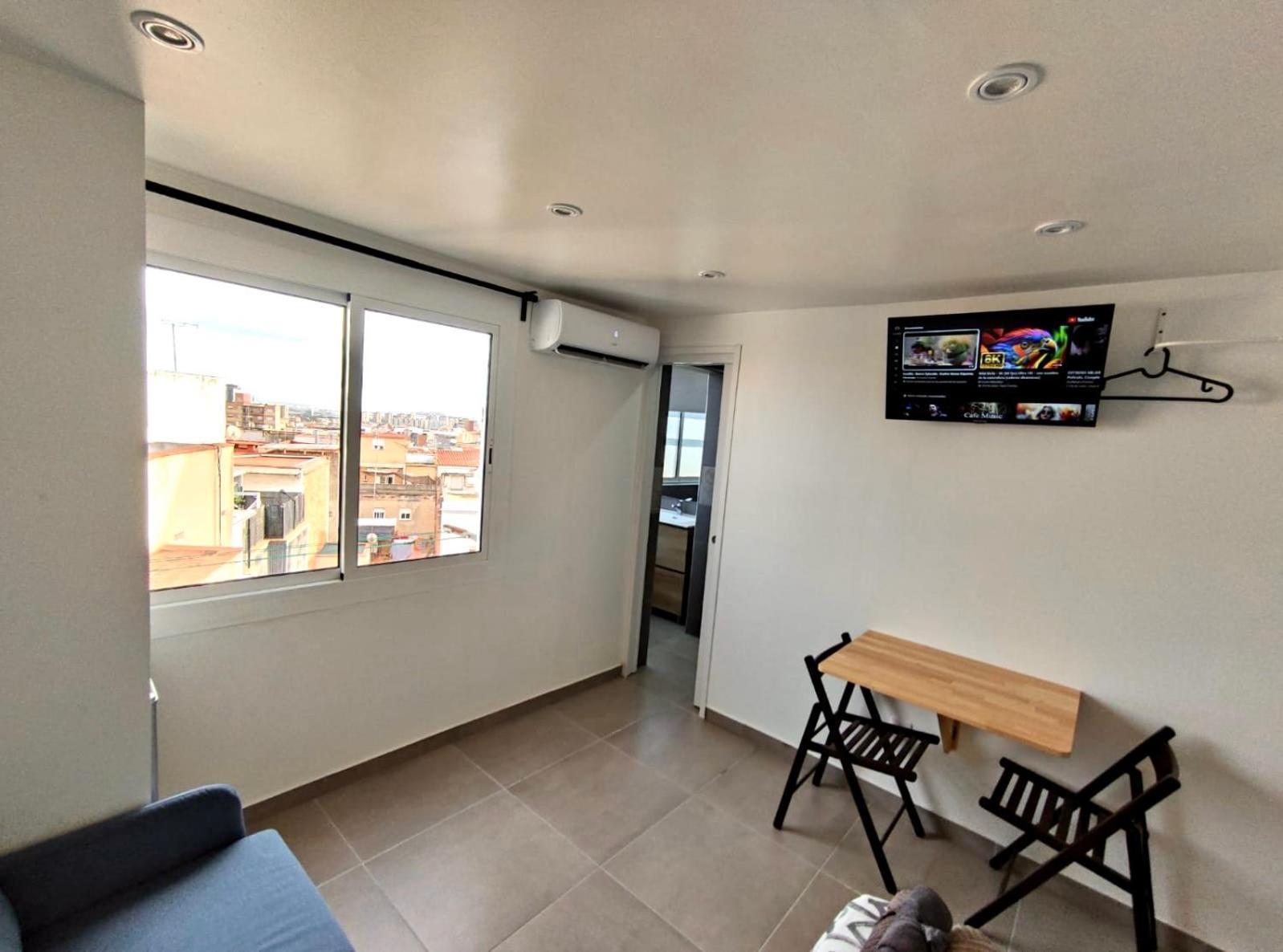 Apartamentos Con Bano Privado Frente Al Metro L5 Barcelona-Hospitalet L'Hospitalet de Llobregat Kültér fotó