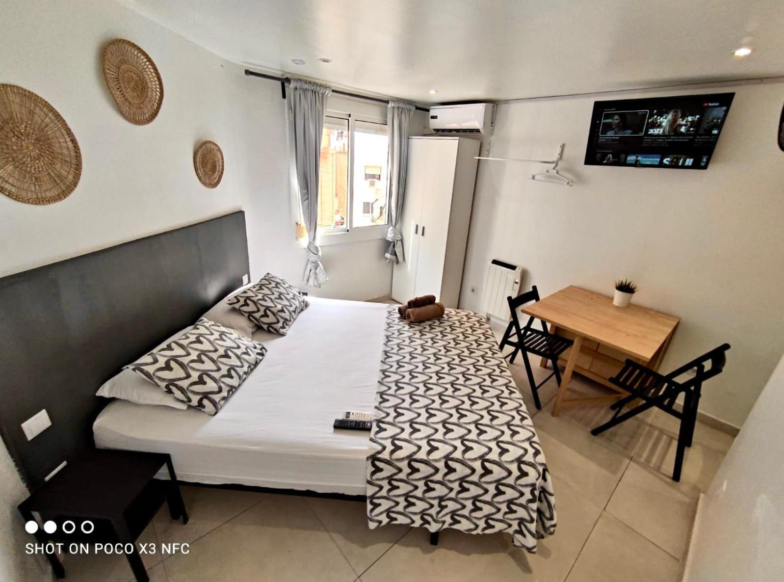 Apartamentos Con Bano Privado Frente Al Metro L5 Barcelona-Hospitalet L'Hospitalet de Llobregat Kültér fotó