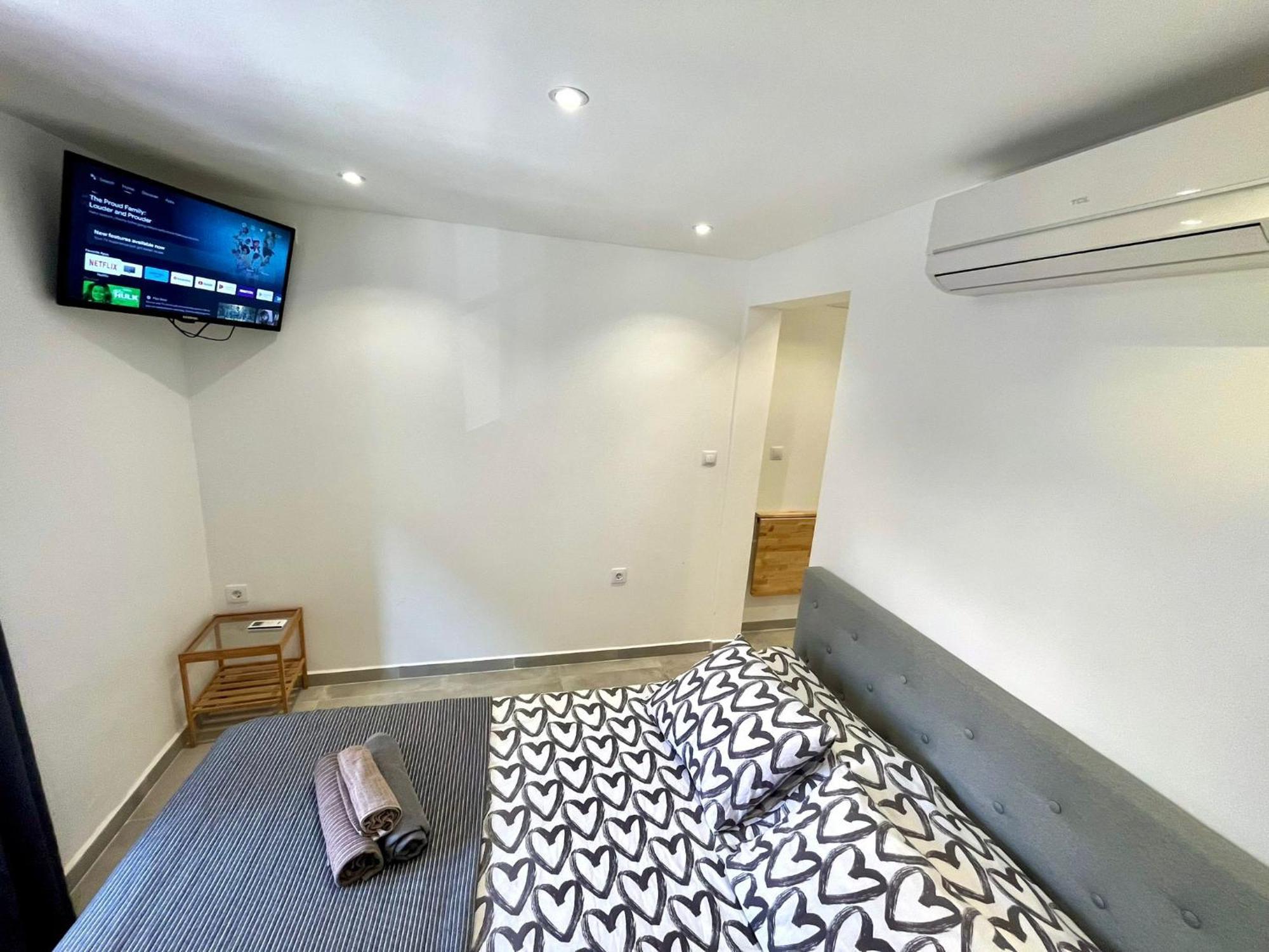 Apartamentos Con Bano Privado Frente Al Metro L5 Barcelona-Hospitalet L'Hospitalet de Llobregat Kültér fotó