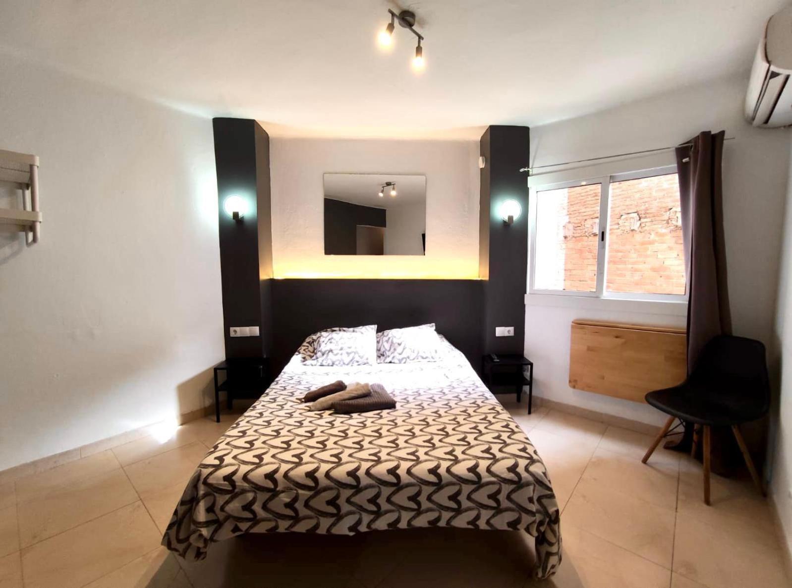 Apartamentos Con Bano Privado Frente Al Metro L5 Barcelona-Hospitalet L'Hospitalet de Llobregat Kültér fotó